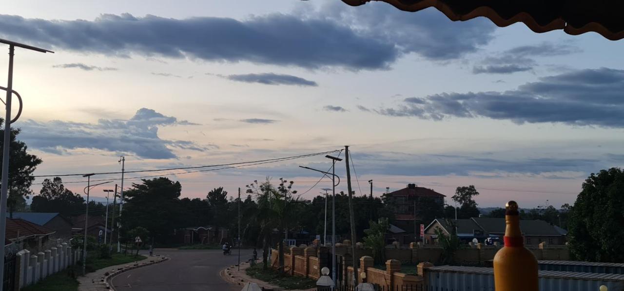 Northern Pearl Gulu Екстериор снимка