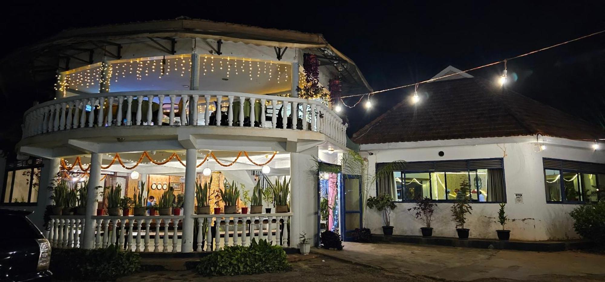 Northern Pearl Gulu Екстериор снимка